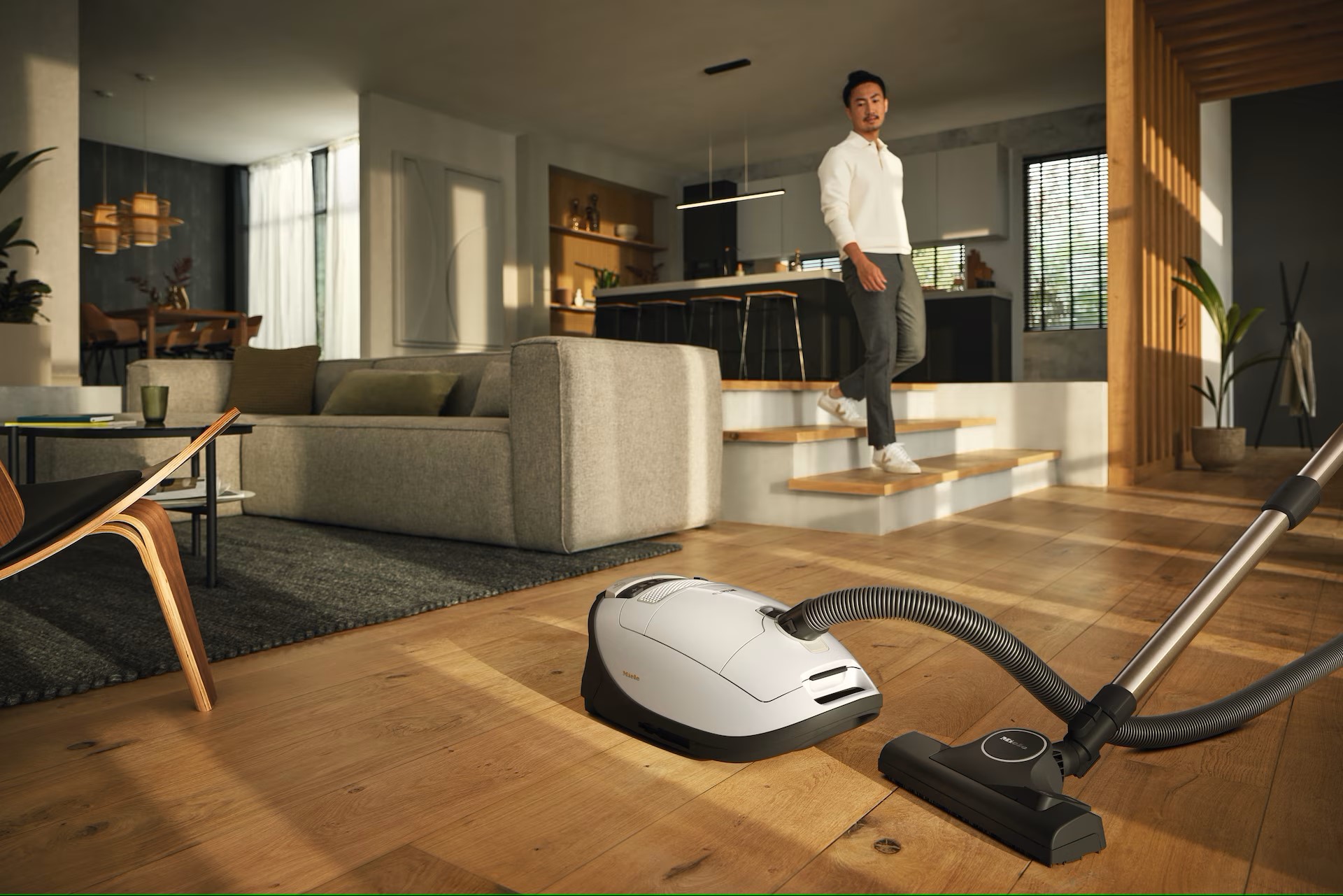 Пылесос Miele Complete C3 Allergy PowerLine SGFF5 белый лотос
