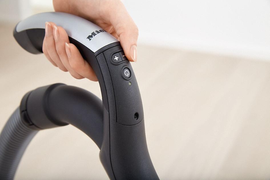 Пылесос Miele SKMR 3 Blizzard CX 1 Comfort черный обсидиан