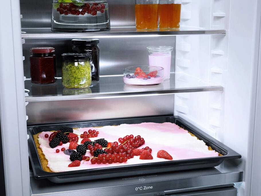 Встраиваемый холодильник Miele KFN 7734 F
