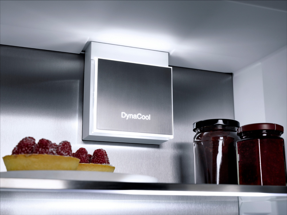 Встраиваемый холодильник Miele K 7743 E
