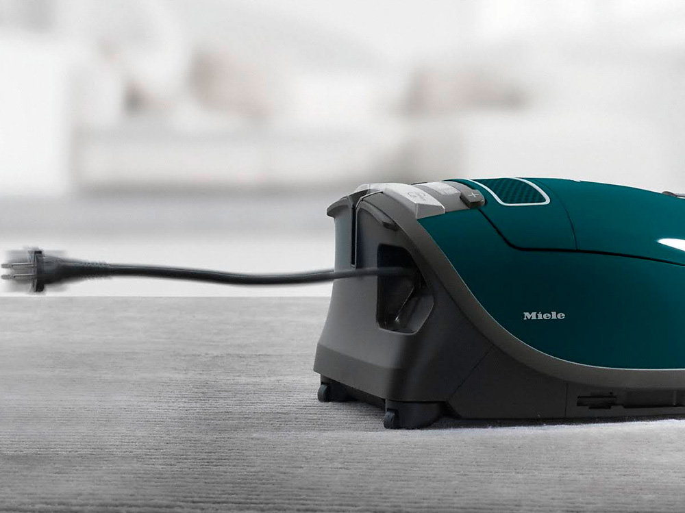 Пылесос Miele SGJP 3 Complete C 3 TotalCare EcoLine Petrol