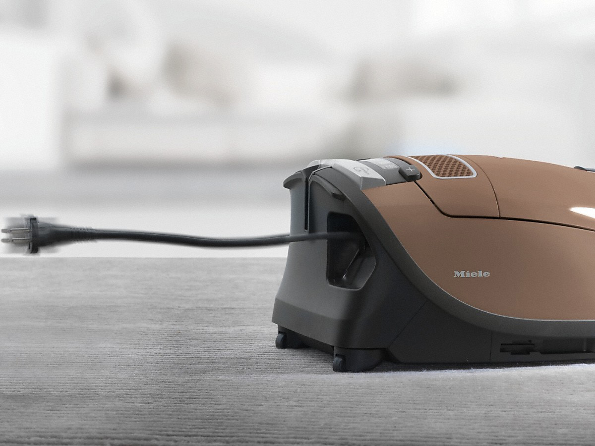 Пылесос Miele SGDA 3 CompleteC 3 Parquet XL коричневый миндаль