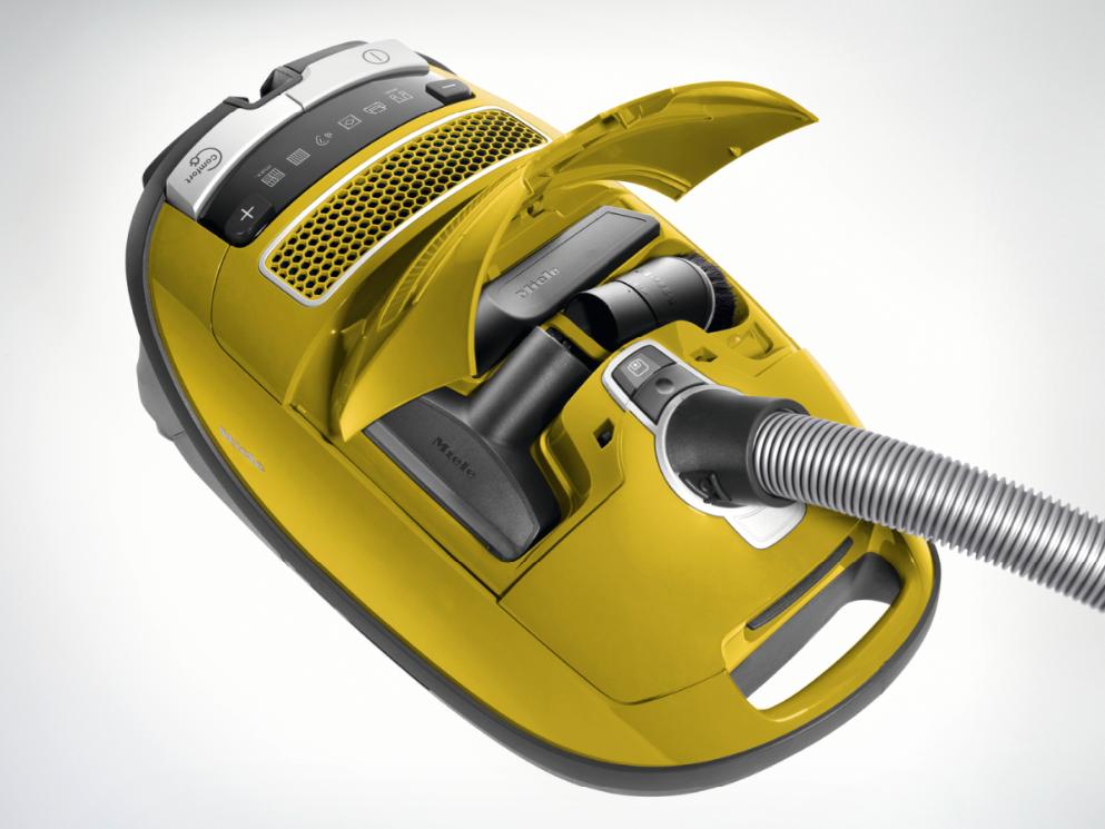 Пылесос Miele SGFA 3 Complete C3 HEPA жёлтый карри