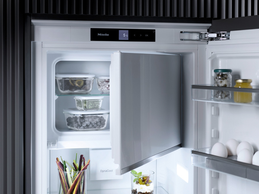Встраиваемый холодильник Miele K 7774 D