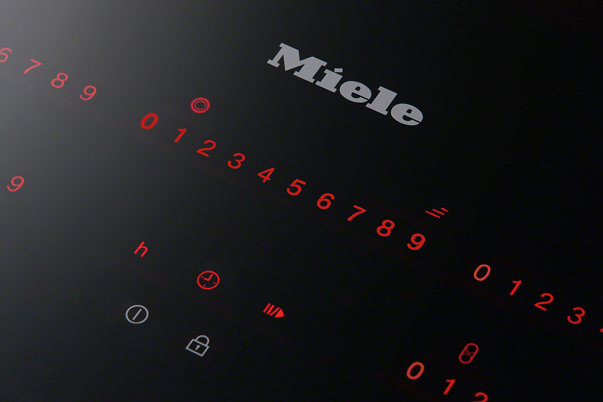 Стеклокерамическая варочная панель Miele KM6230
