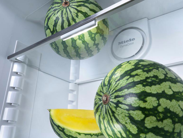 Встраиваемый холодильник Miele K37472iD