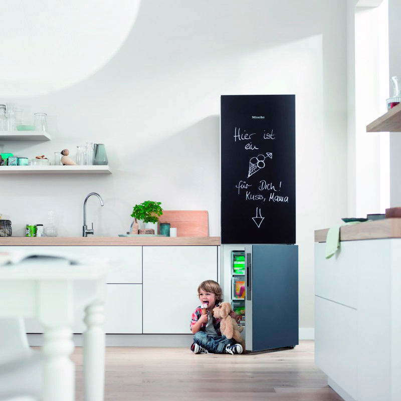 Холодильник Miele KFN 29283 D BB с витрины, новый