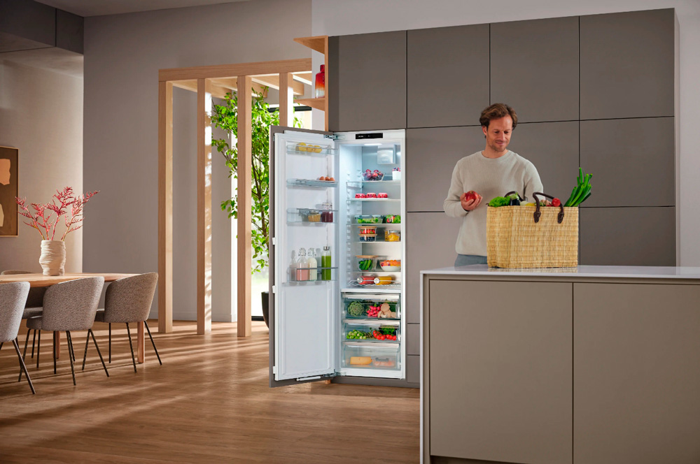 Встраиваемый холодильник Miele K 7747 D