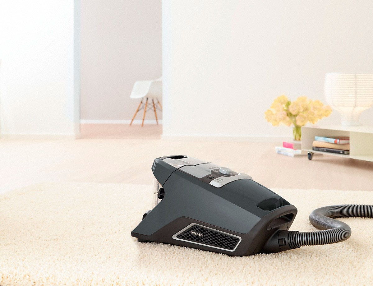 Пылесос Miele SKRR3 Blizzard CX1 Series 120 Power Line графитовый серый