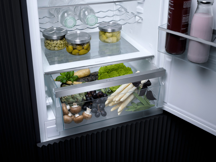 Встраиваемый холодильник Miele K 7733 E