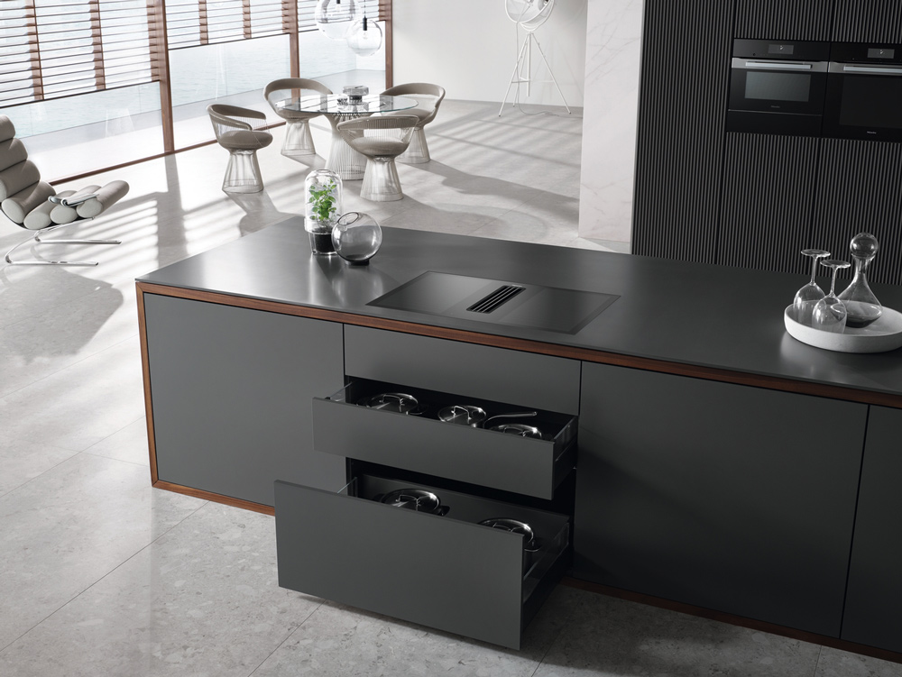Индукционная варочная панель со встроенной вытяжкой Miele KMDA 7476 FL