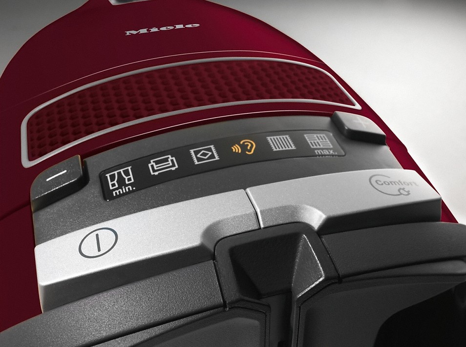 Пылесос Miele SGDA3 Complete C3 ежевичный красный