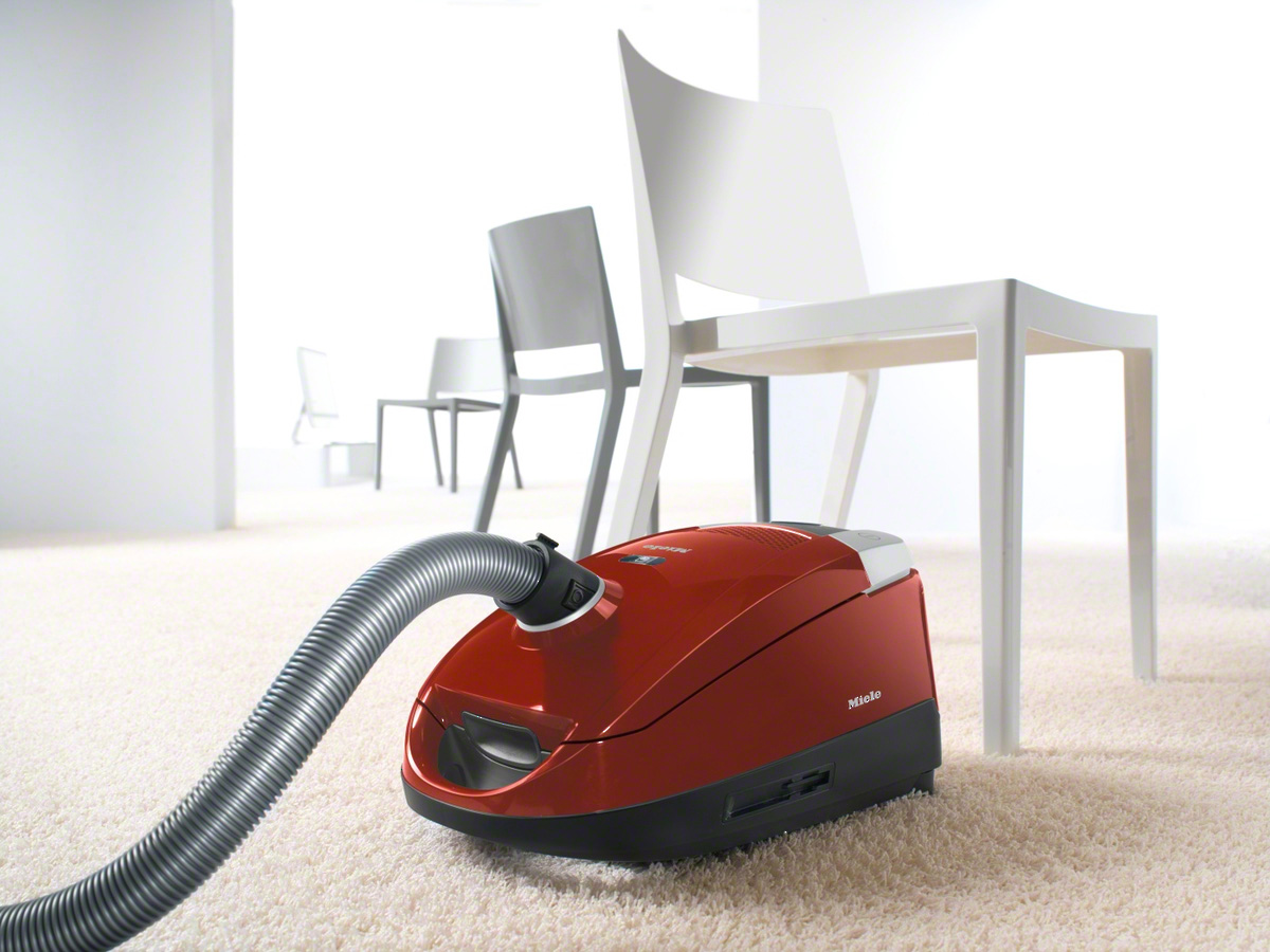 Пылесос Miele SDBB0 Compact C2 Cat Dog манговый красный