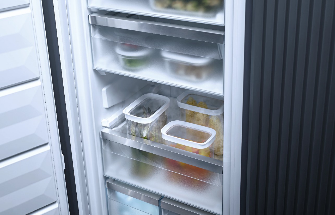 Встраиваемый морозильник Miele FNS 7794 E