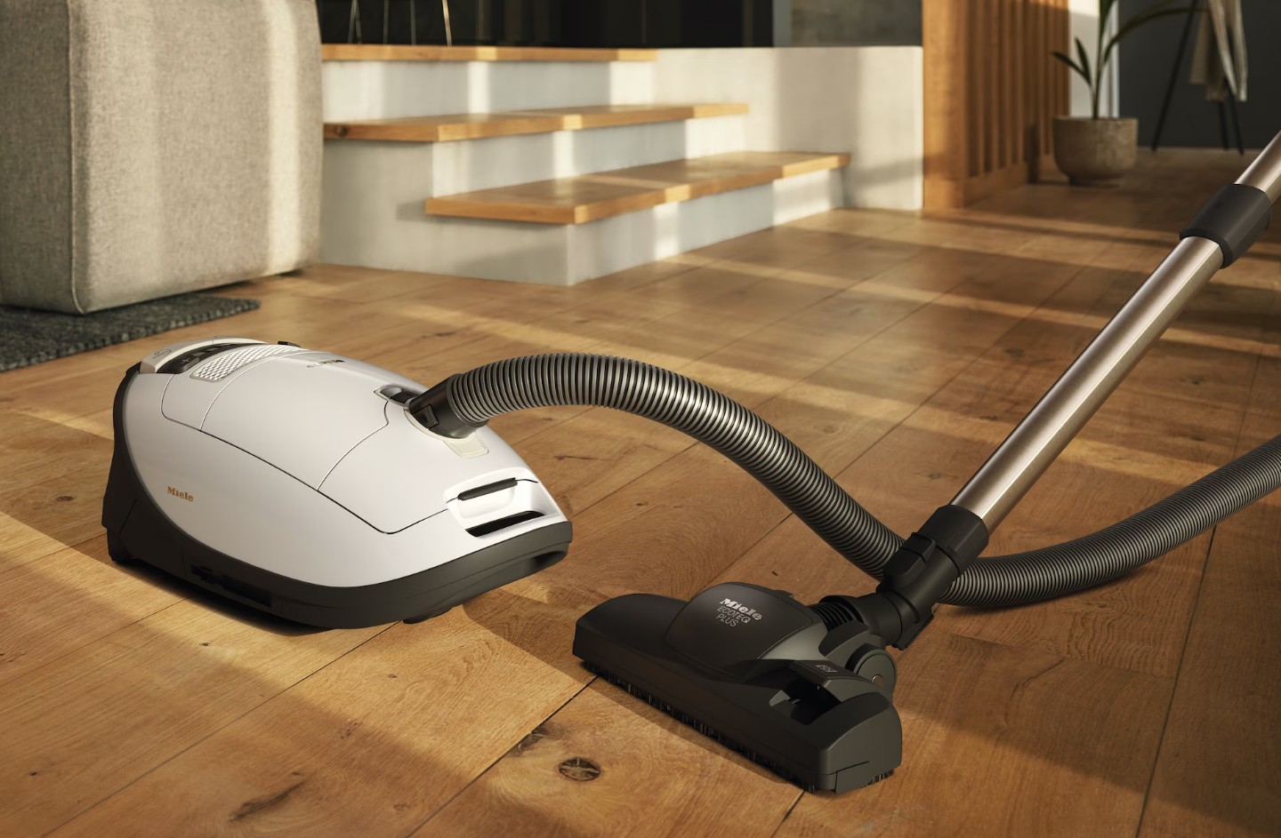 Пылесос Miele SGSK5 Complete C3 Silence Flex EcoLine белый