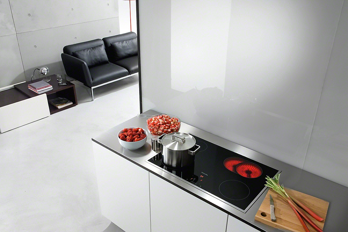 Стеклокерамическая варочная панель Miele KM5617