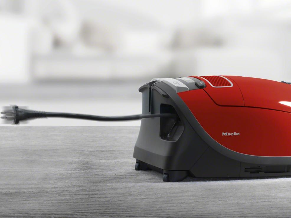 Пылесос Miele SGDA0 Complete C3 манговый красный