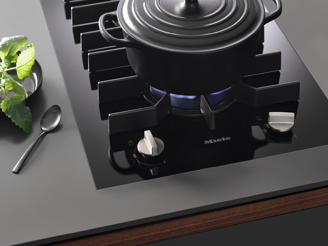 Газовая варочная панель Miele CS7102FL с витрины, новая