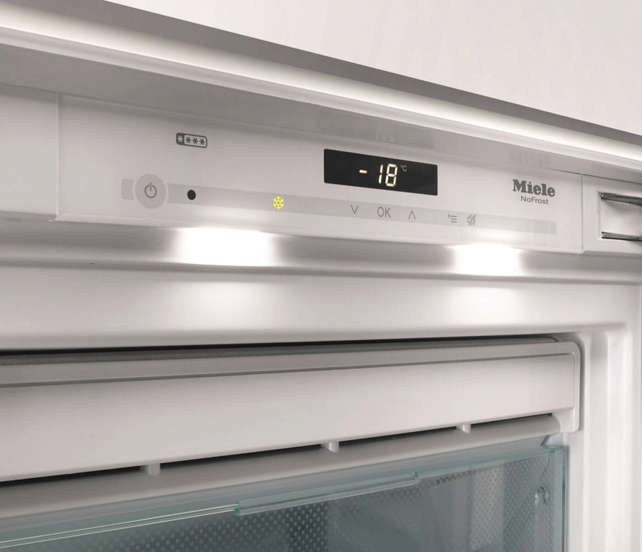 Встраиваемый морозильник Miele FNS37402i с витрины, новый
