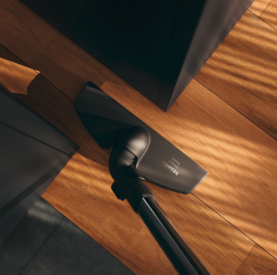 Пылесос Miele SNRF3 Boost CX1 125 Gala Edition черный обсидиан