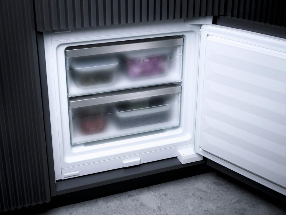 Встраиваемый холодильник Miele KF 7731 D