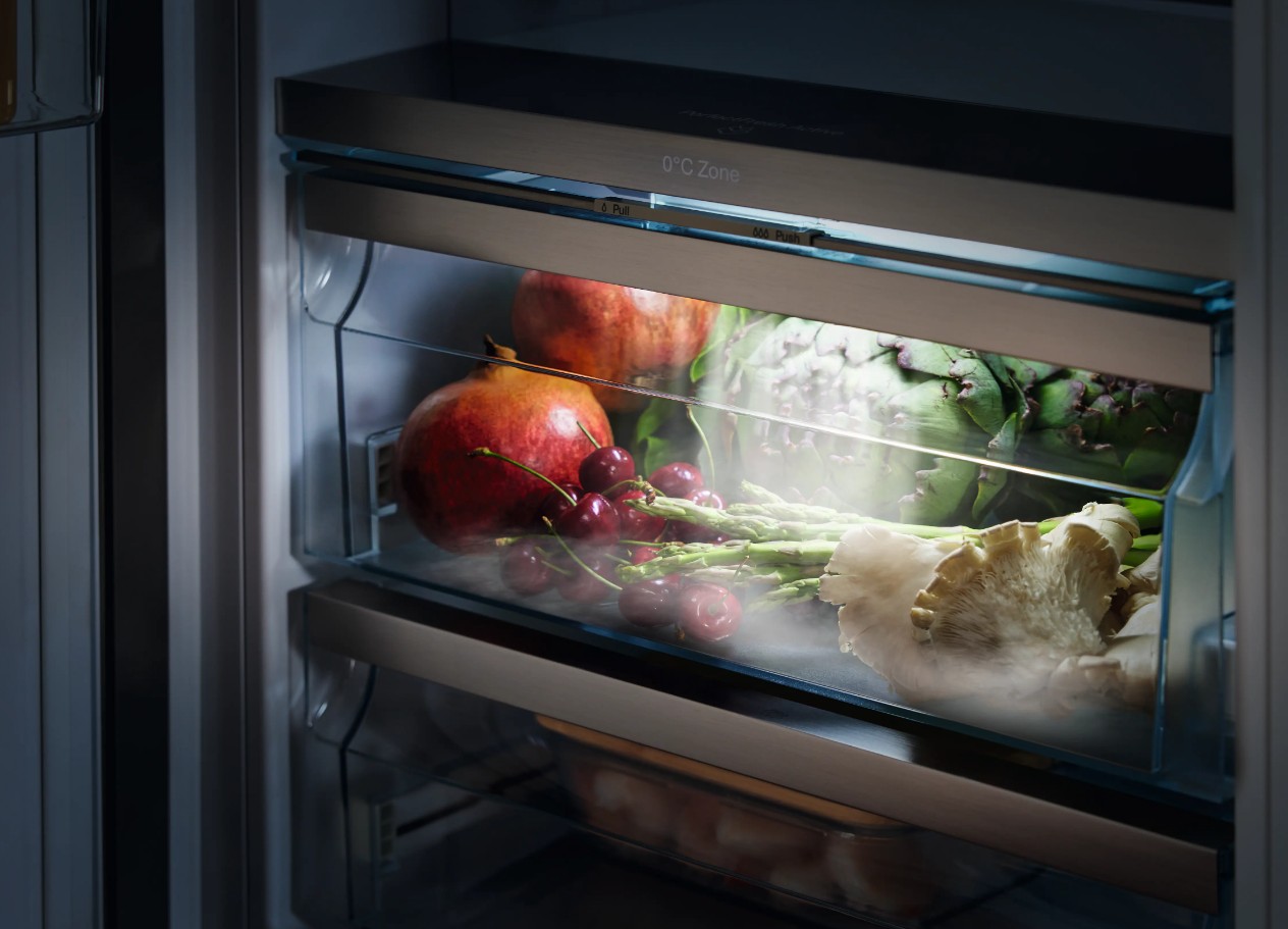 Встраиваемый холодильник Miele K 7777 C