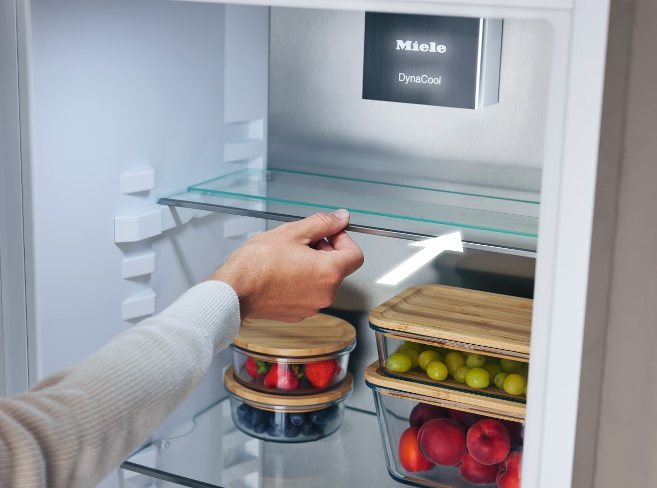 Встраиваемый холодильник Miele KFN 7795 C