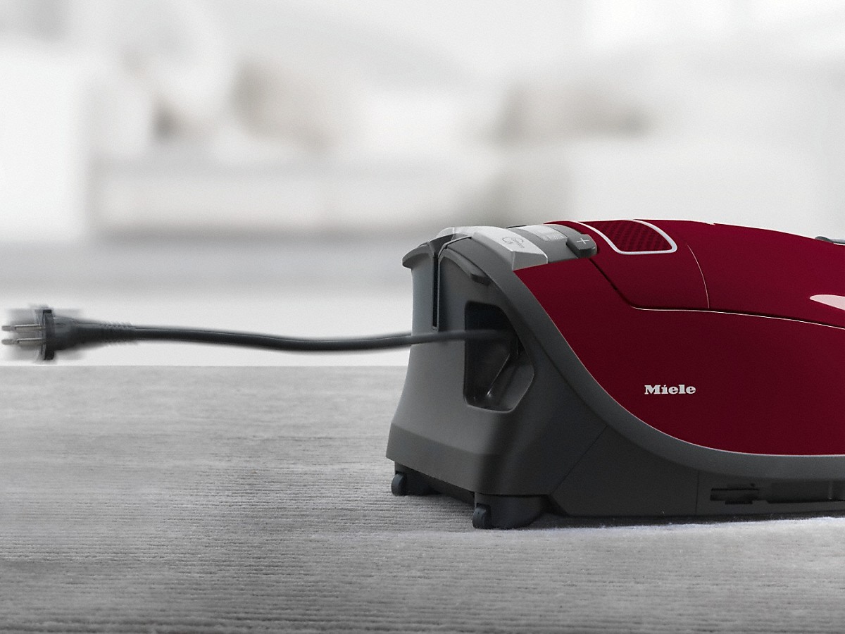 Пылесос Miele SGDA 3 Complete C 3 Pure Red PowerLine