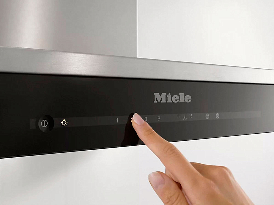 Вытяжка Miele DA 6698 W CLST с витрины, новая