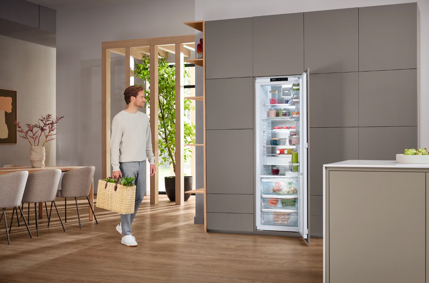 Встраиваемый холодильник Miele K 7797 C R