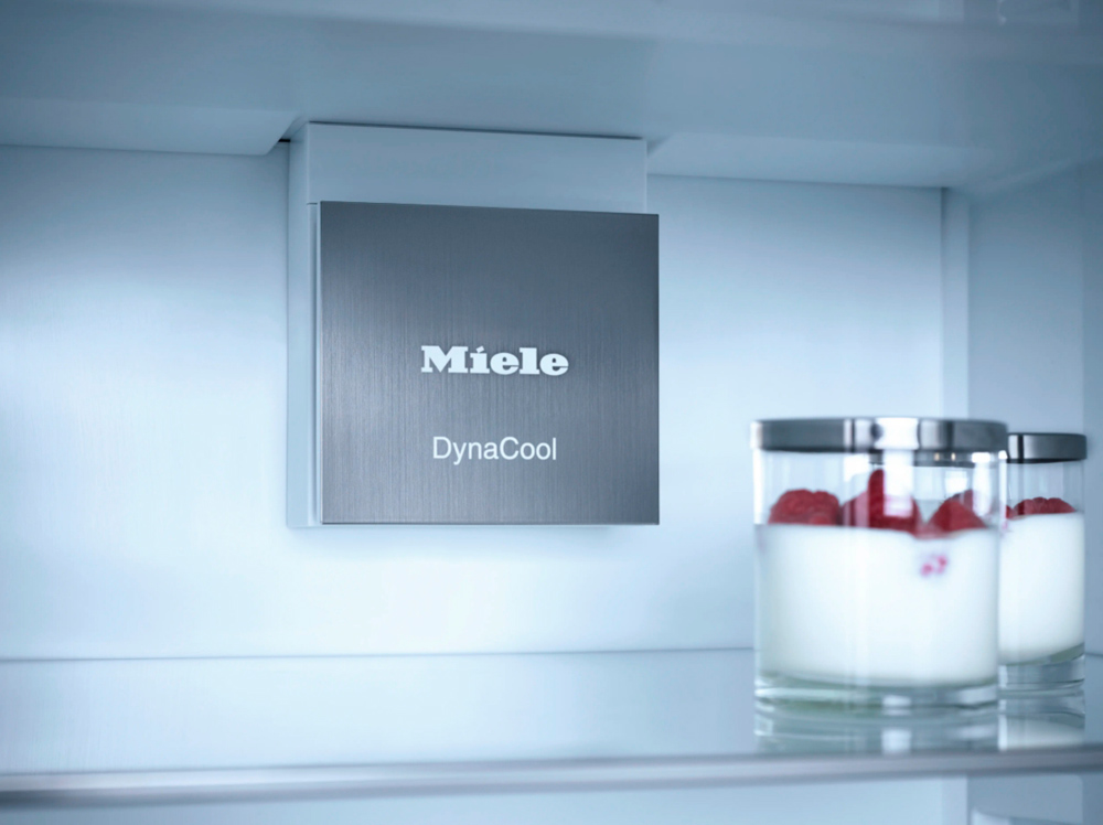 Встраиваемый холодильник Miele K 7747 D