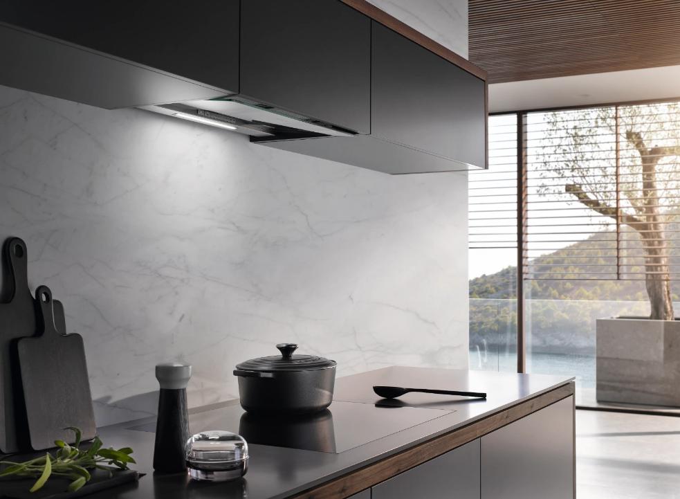 Встраиваемая вытяжка Miele DAS 4640