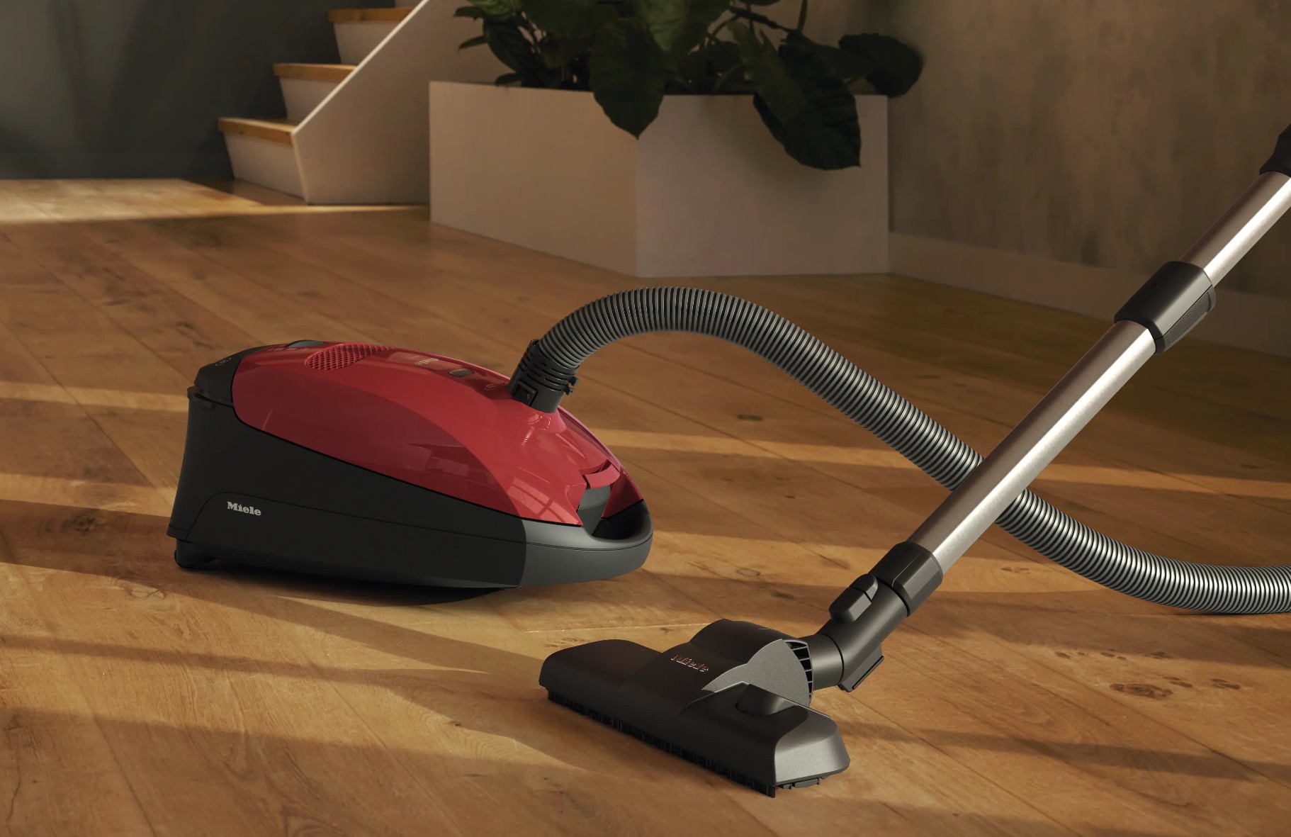 Пылесос Miele SBAF5 Classic C1 манговый красный