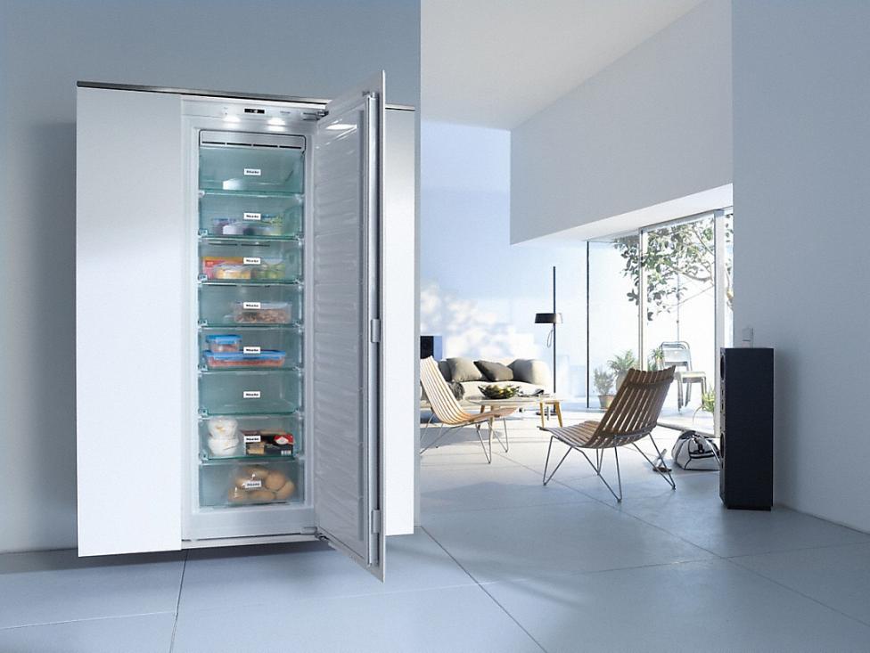 Встраиваемый морозильник Miele FNS37402i с витрины, новый