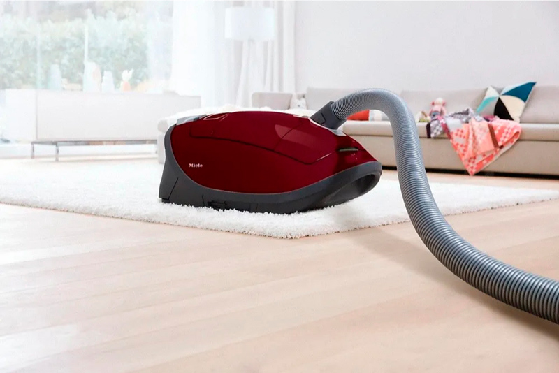 Пылесос Miele SGDF3 Complete C3 бордовый