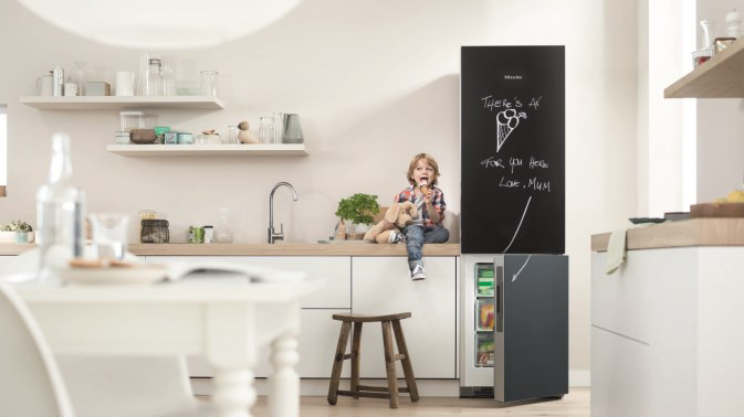 Холодильник Miele KFN 29283 D BB с витрины, новый