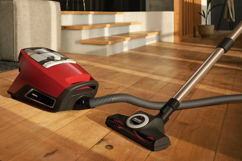 Пылесос Miele SKCF5 Blizzard CX1 Cat Dog Powerline манговый красный
