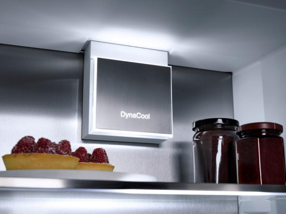 Встраиваемый холодильник Miele KFN 7795 D