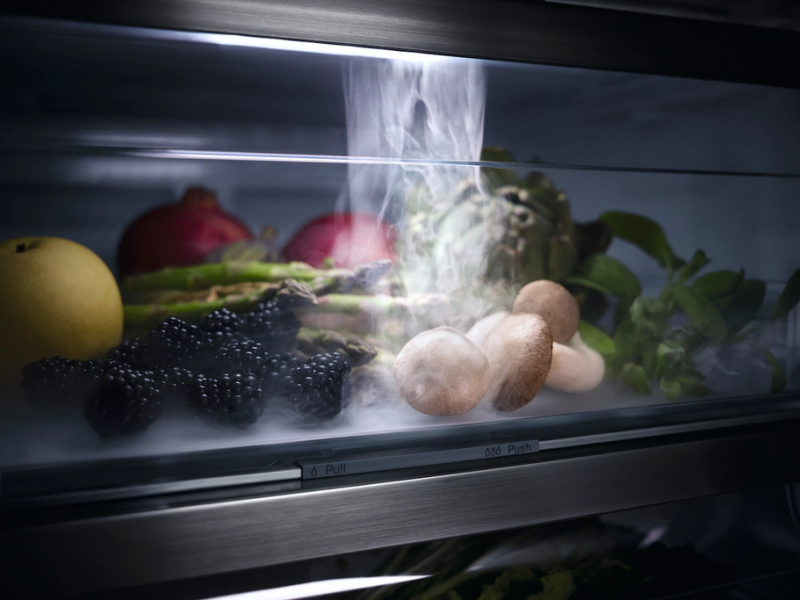 Встраиваемый холодильник Miele K 7793 C